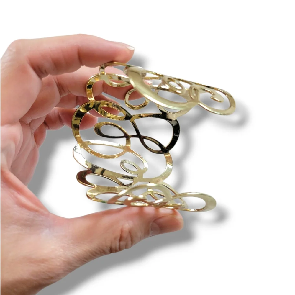 NWOT Elegant Gold Tone Swirl Open Cuff Bracelet - Picture 4 of 7